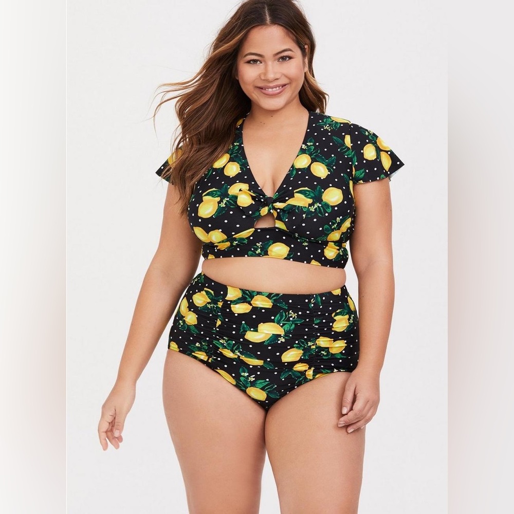 Torrid Wireless Flutter Sleeve Lemon Bikini Top size 4